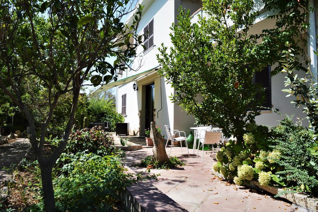 B&B Gianni E Pia Luogosanto Exterior foto