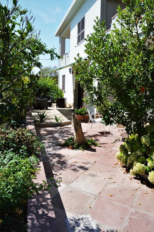B&B Gianni E Pia Luogosanto Exterior foto