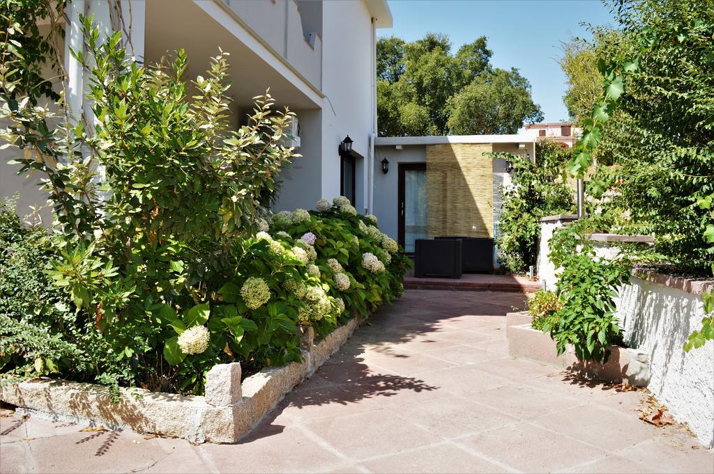 B&B Gianni E Pia Luogosanto Exterior foto